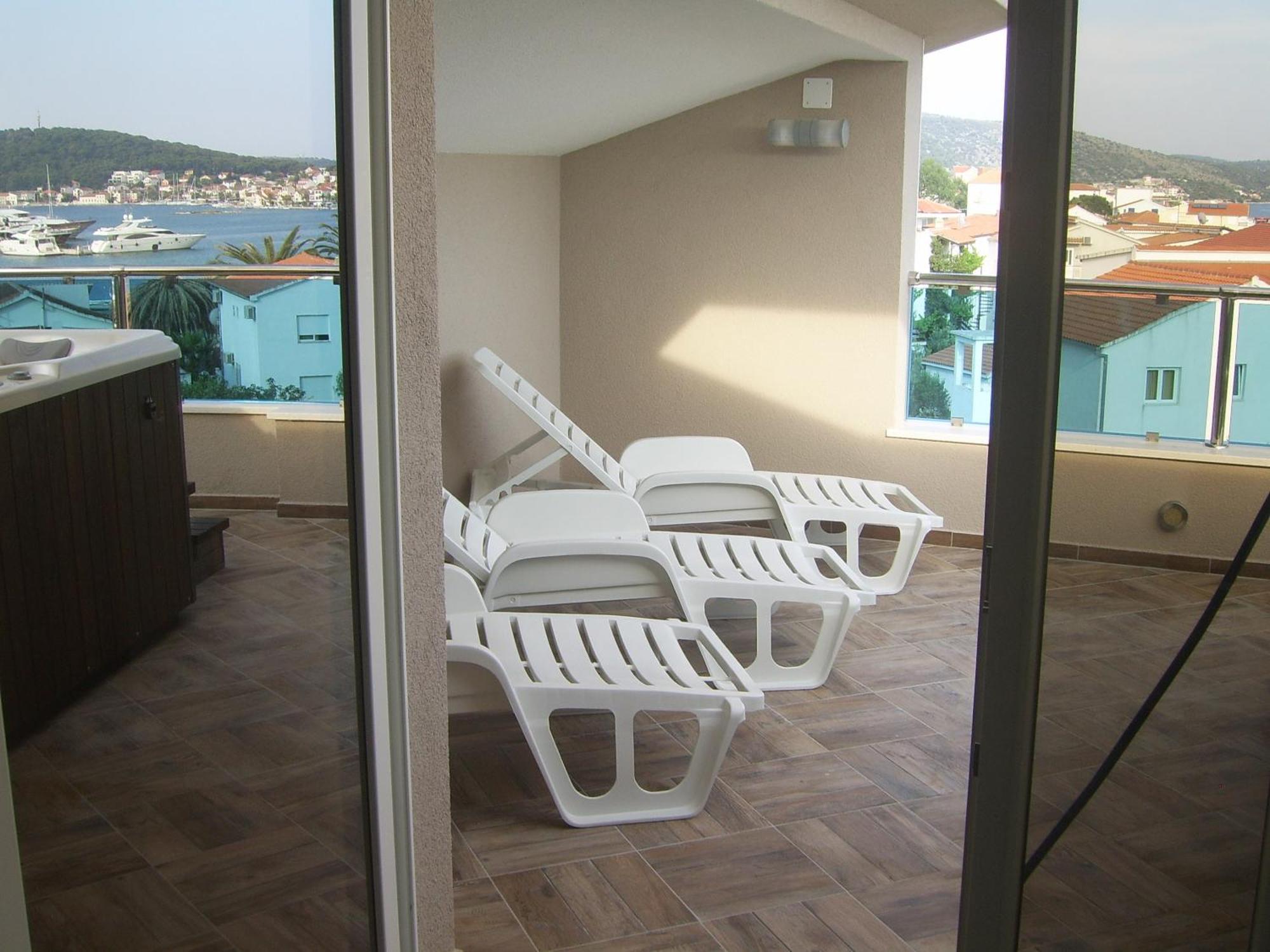 Apartments Villa Erik Rogoznica  Bilik gambar