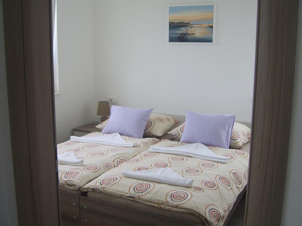 Apartments Villa Erik Rogoznica  Bilik gambar