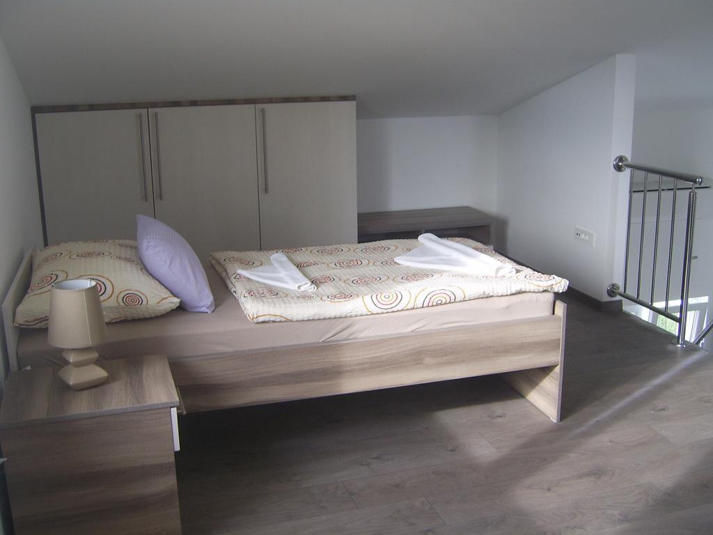 Apartments Villa Erik Rogoznica  Bilik gambar